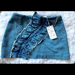 Size medium Zara mini skirt
